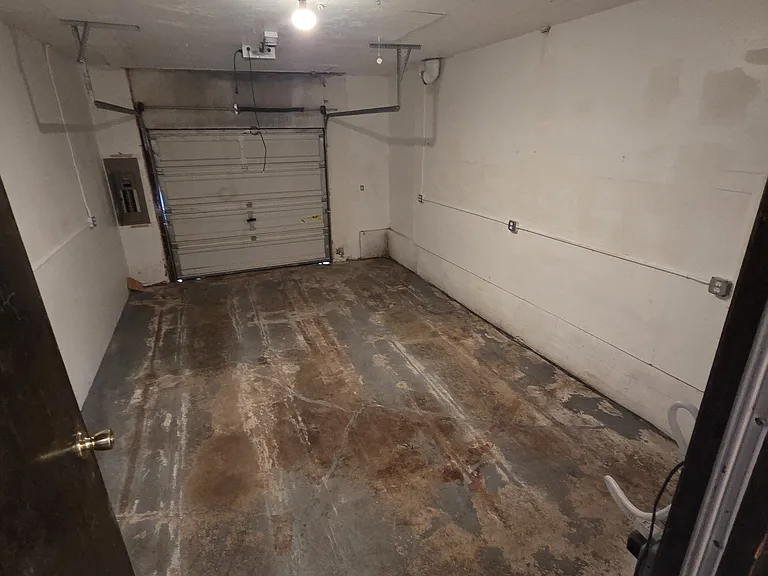 3935 Oak St — Photo 13