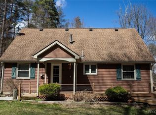 13615 Ward Rd, Holland, NY 14080