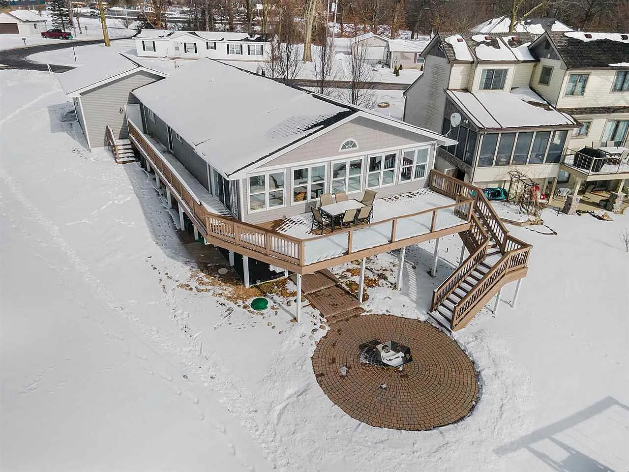 100 Camelot Ct photo 1