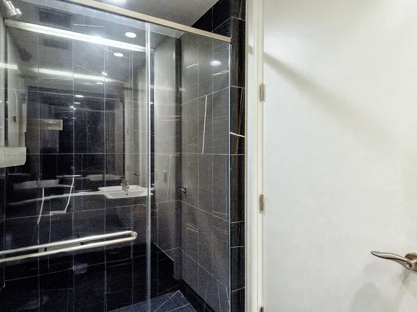 50 United Nations Plaza image 24 of 30