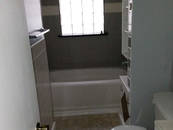 3rd image of 840 N Chester Ave