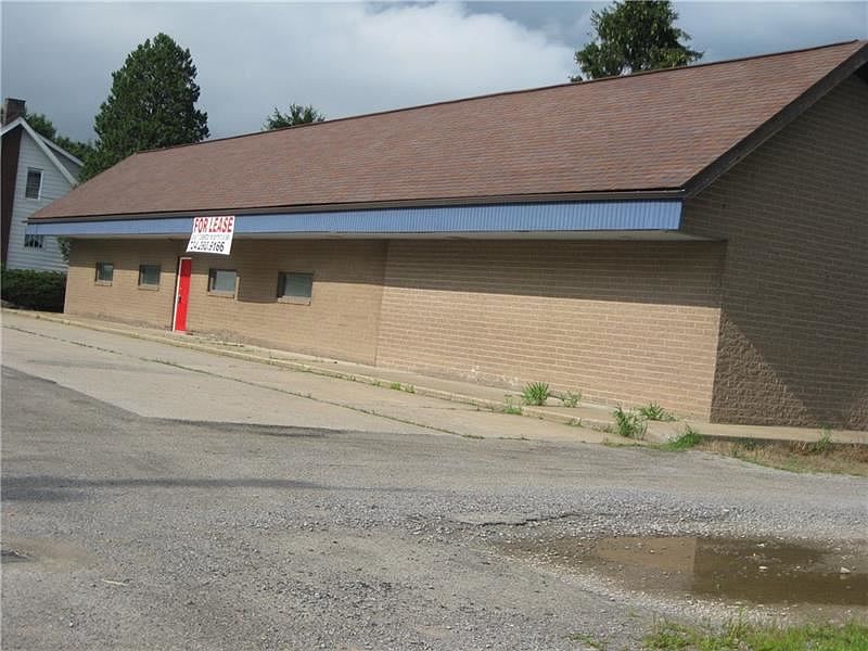 1st image of 429 S Main St