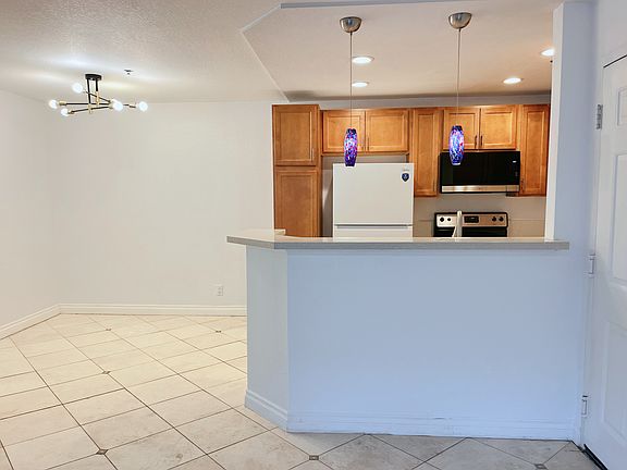 5th image of 5805 Oak Bend Ln Unit 309
