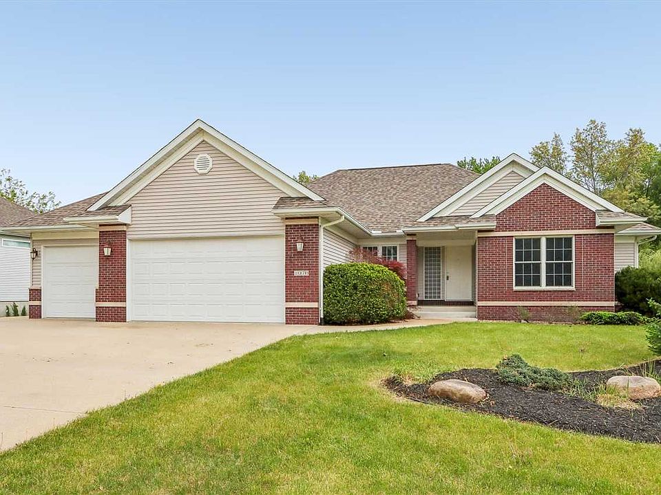1st image of 1070 Forest Edge Dr