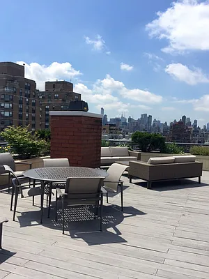 Sold by Sotheby's International Realty | media 22