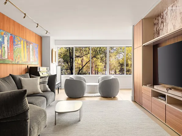 210 Central Park South 2C image 2 of 24