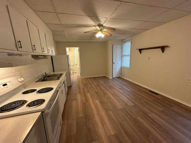 148 S 17th St #2 — Photo 5