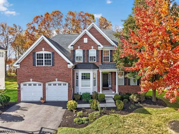43 Crestview Dr, Clinton Twp., NJ 08809