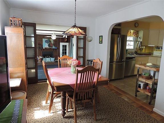 3rd image of 101 Elm Ave