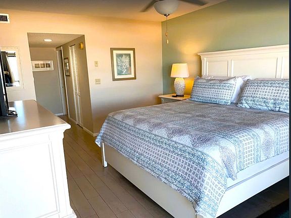 4th image of 11 Idlewild St APT 202