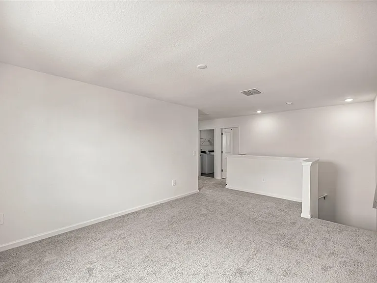 4588 SW 84th Street Rd — Photo 4