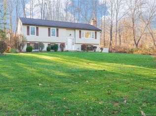 39 Putnam Rd, New Milford, CT 06776
