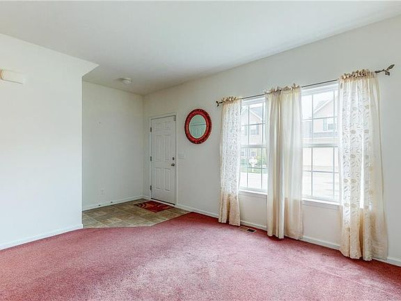 4th image of 38649 Congressional Ln #42