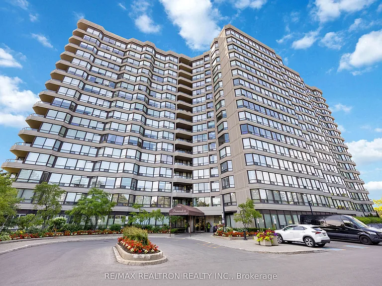 7440 Bathurst St #608 — Photo 1