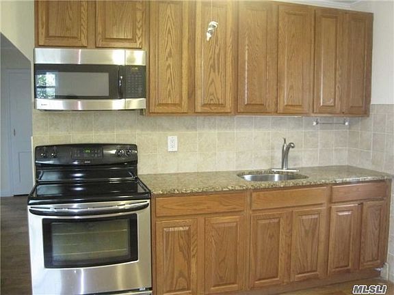 3rd image of 138 Southberry Ln