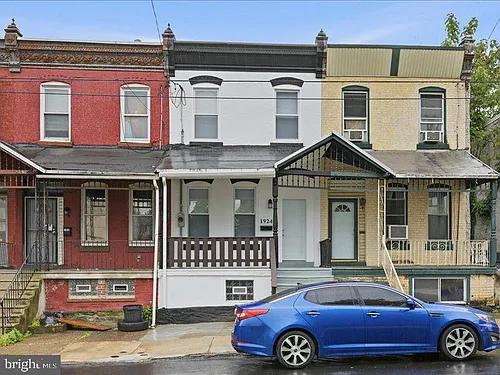 1924 W Westmoreland St Photo 1