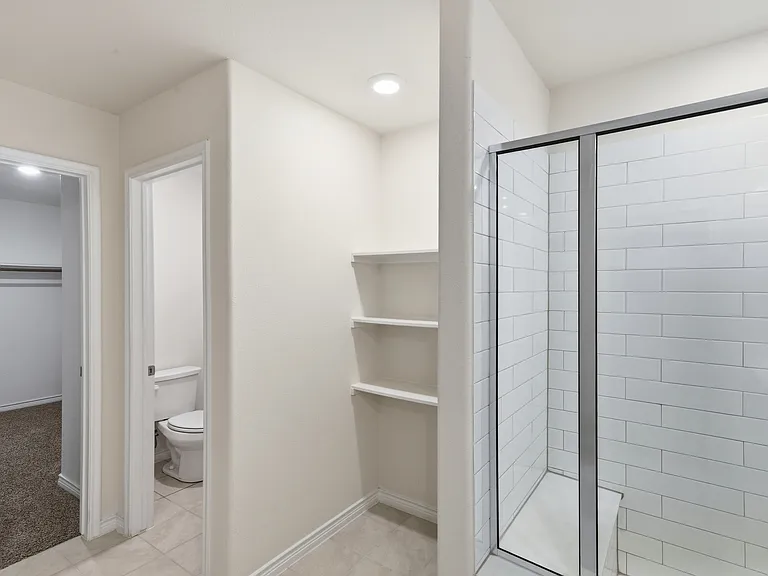 415 Boston Rd — Photo 17
