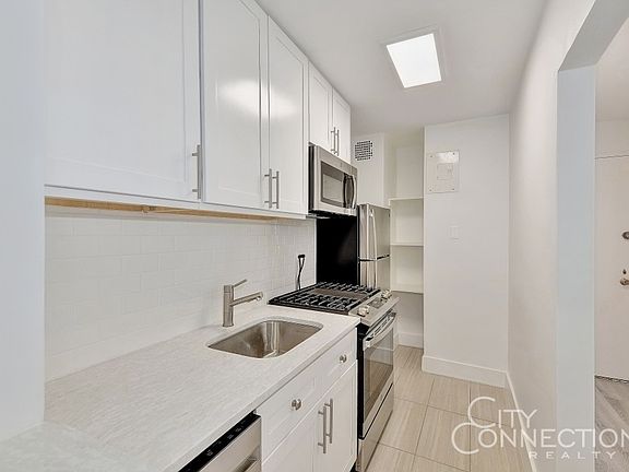 3rd image of 245 E 35th St #F6