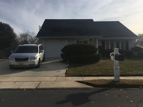 19 Pritchard Ln, Sicklerville, NJ 08081