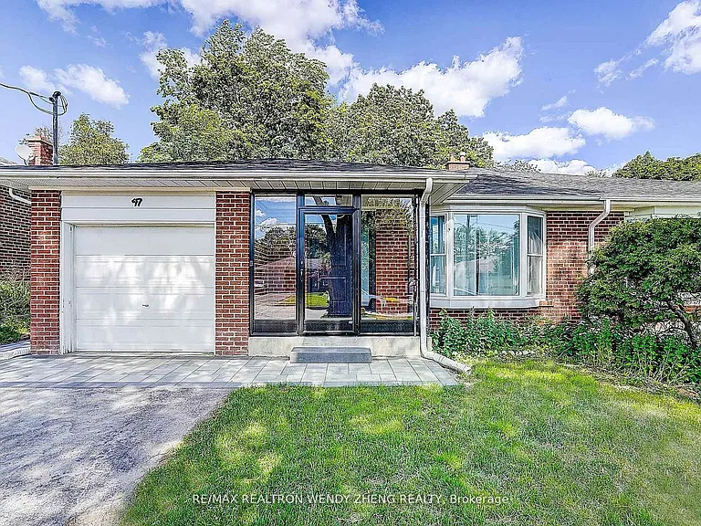 47 Sherwood Forest Dr #MAIN — Photo 1