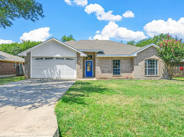 1810 Sharon Dr, Corinth, TX 76210