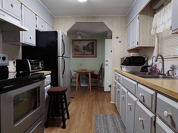 3rd image of 3150 NE 36th Ave Lot 195