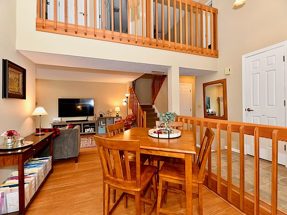 3rd image of 7510 Castleton Farms North Dr