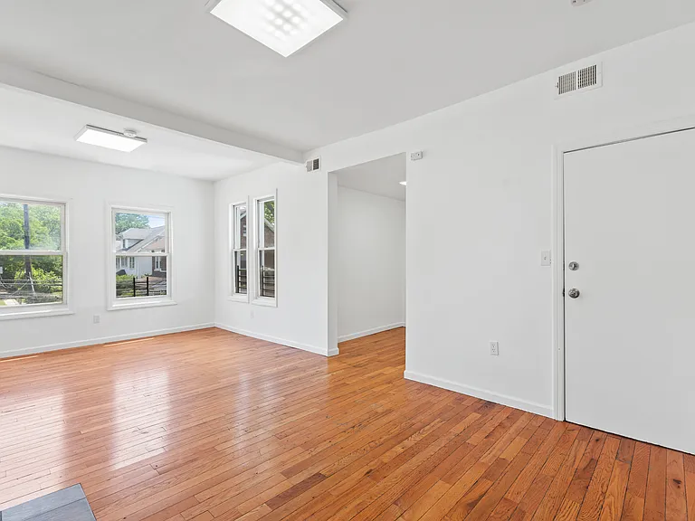 1043 Hunterdon St #2 — Photo 1