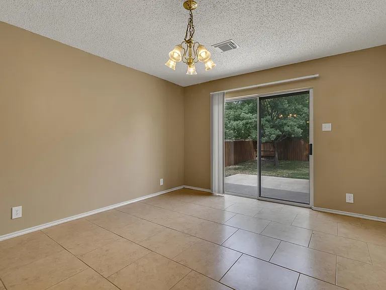 6315 Regency Ln — Photo 27