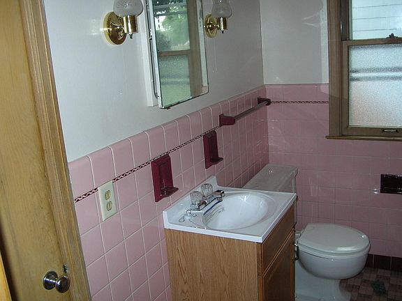 4th image of 4132 N Sherman Blvd #Upr