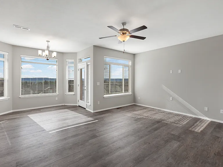 8315 N Phoebe Ct — Photo 3