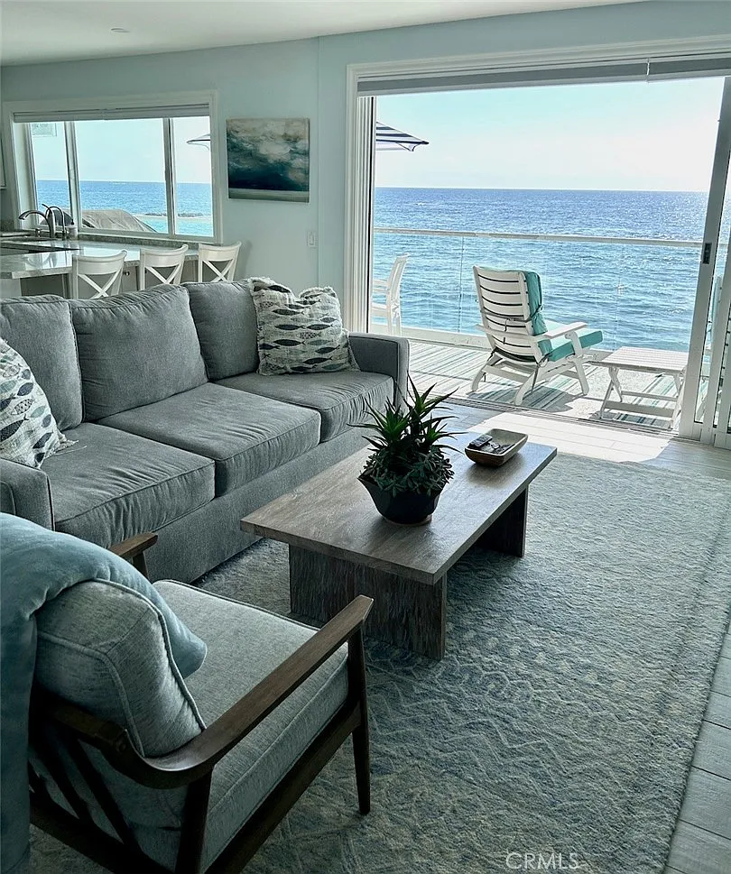 1 bed, 950 sqft, $9,000 — Photo 2