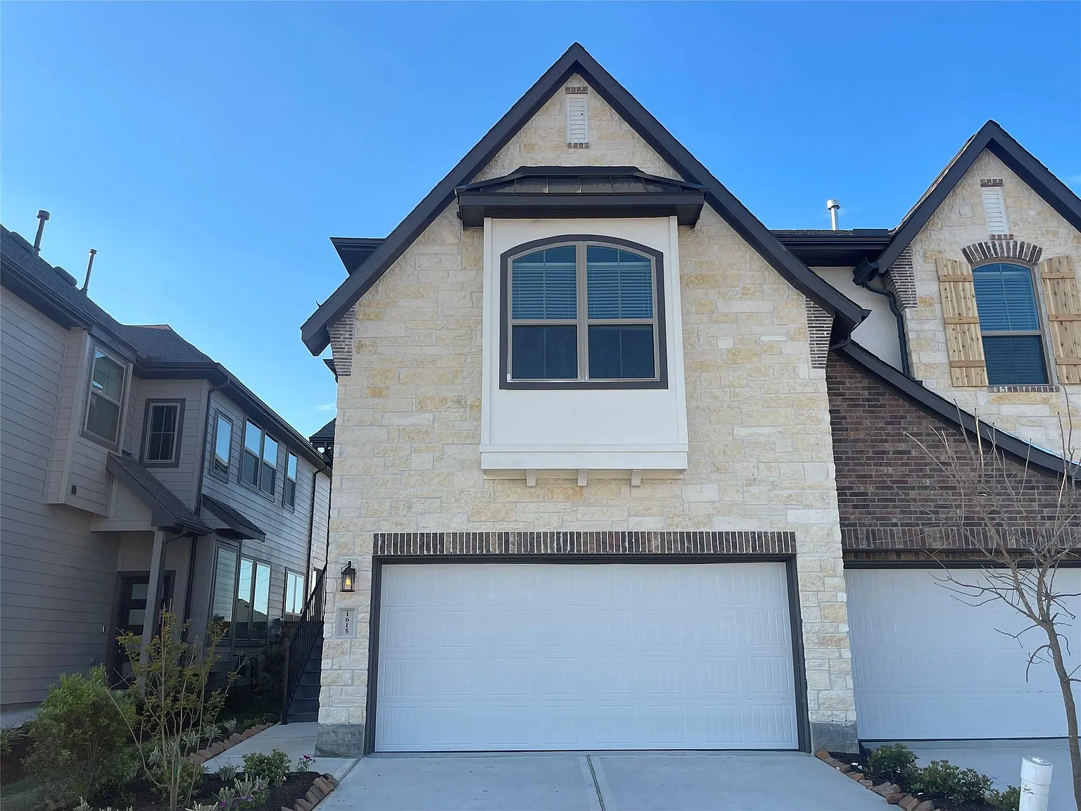 3 bed, 2.5 bath, 1908 sqft, $2,650 — Photo 2
