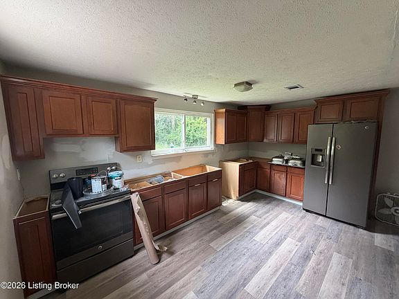 3rd image of 4608 Crawford Ave