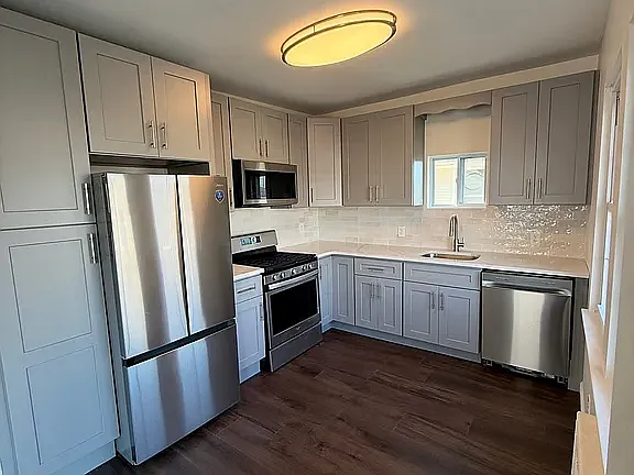 Building Photo - 249 Beach 128th St #2