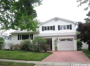 17 Ennis Dr, Hazlet, NJ 07730