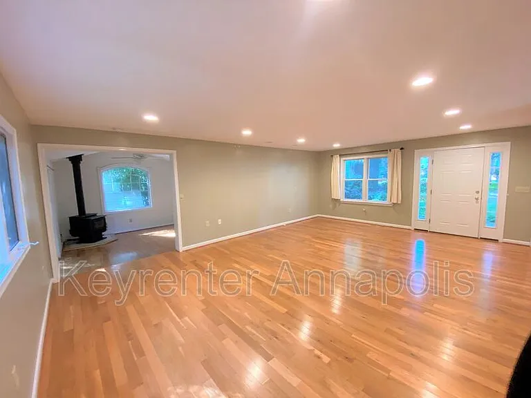 1161 Green Holly Dr — Photo 9