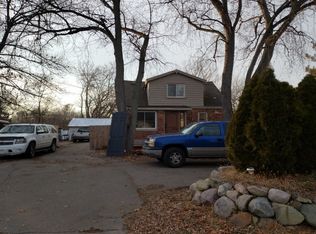 1165 Airport Rd, Waterford, MI 48327