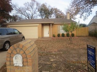 804 Canary Ln, Mansfield, TX 76063