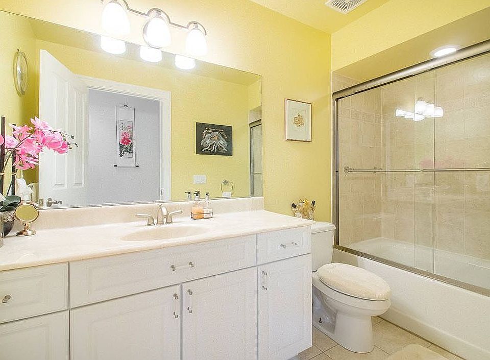 2nd floor bathroom
