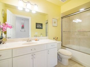 28 Vineyard Ln, Marlboro, NY 12542
