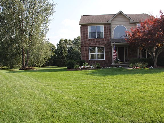 3rd image of 2490 Foxgrove Dr