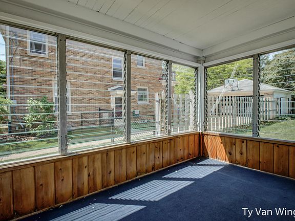 5th image of 57 Alten Ave NE
