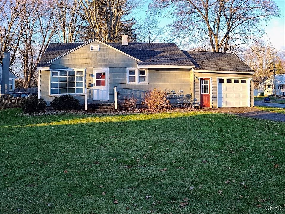 1st image of 4 Brooks Pl
