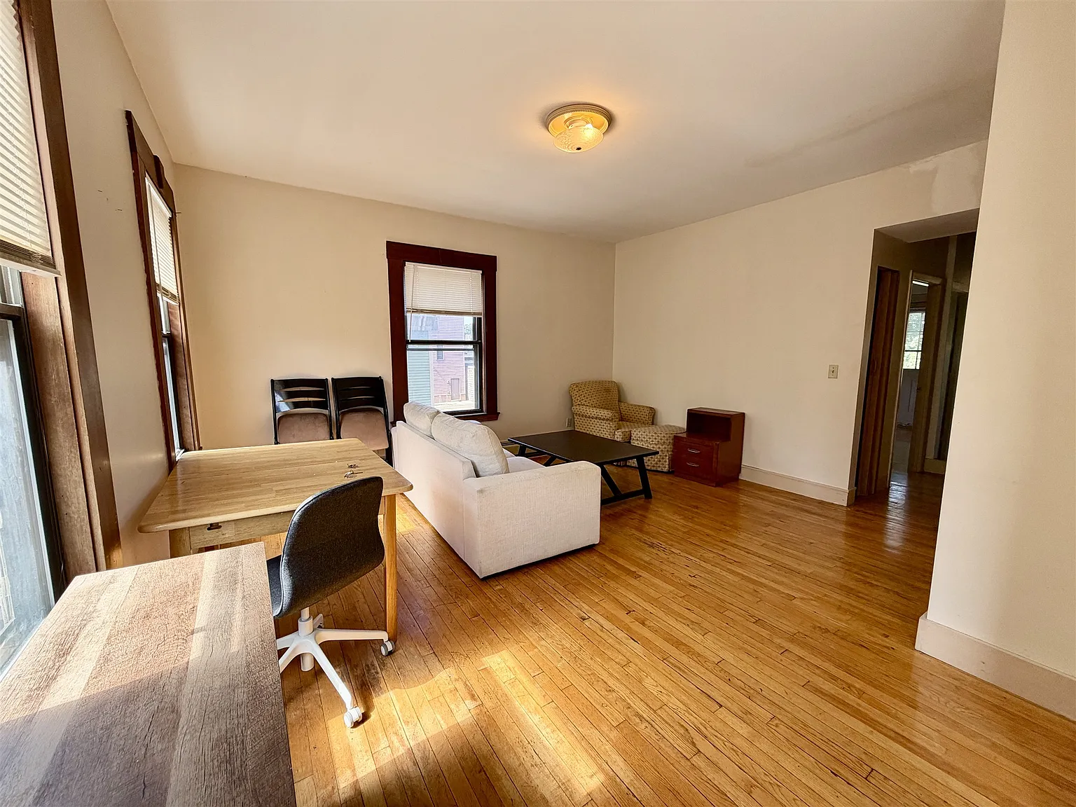 Studio, 400 sqft, $2,600 — Photo 2