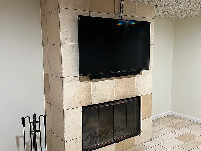 588 Wimbledon Rd NE — Photo 8