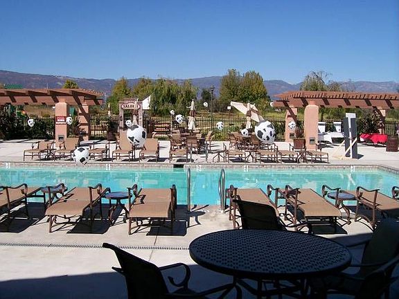 Pool & Spa