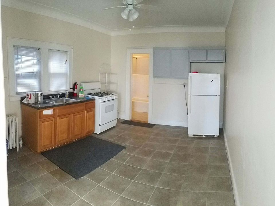 Large eat-in kitchen