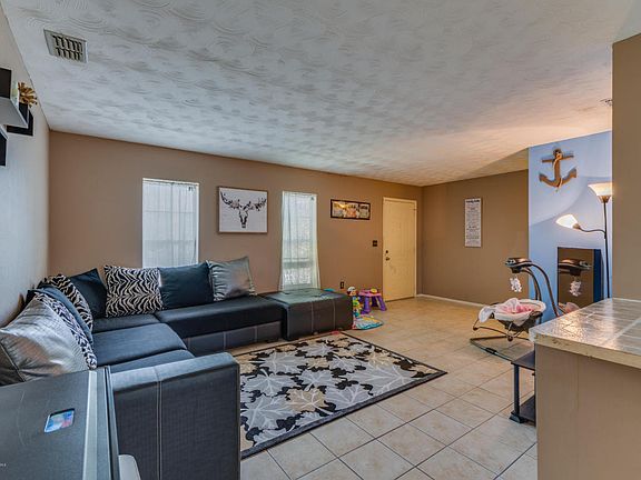 3rd image of 376 Copperfield Rd