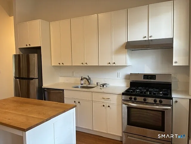 1 bed, 1.0 bath, 1000 sqft, $3,000 — Photo 2